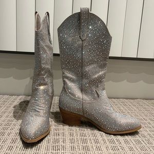 Rhinestone Cowgirl Boots 👢🪩